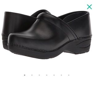 Black Dansko Pro XP Pull Up